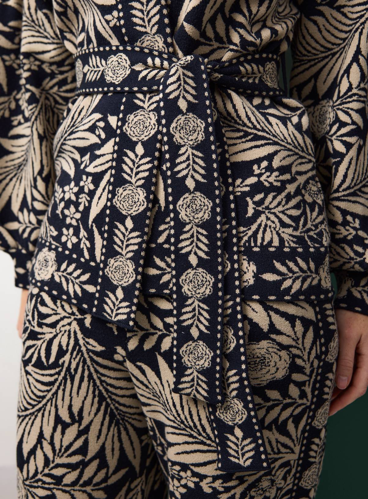 Tu x Morris & Co. Intarsia Print Co-ord Belted Cardigan XL - Image 3
